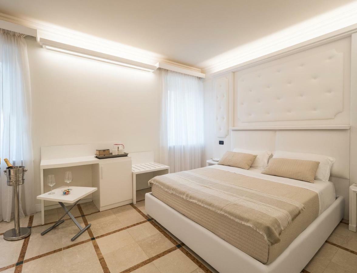 Opera Arte Rooms Porto Recanati Buitenkant foto